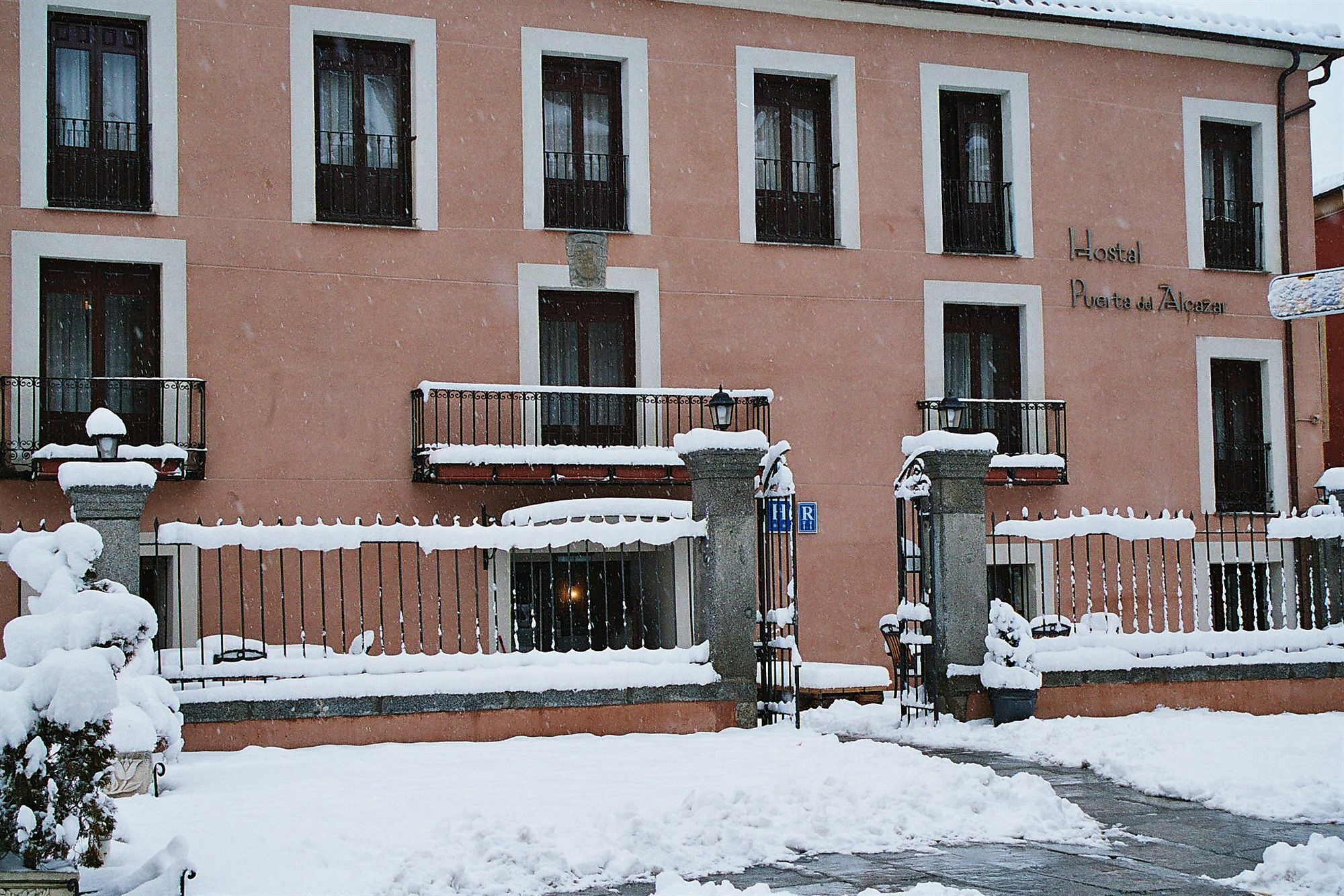 Pensión Restaurante Puerta Del Alcázar 2*